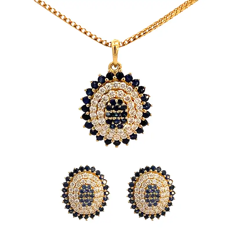 Oval Pendant Set Sapphire, Diamond in 18K Gold